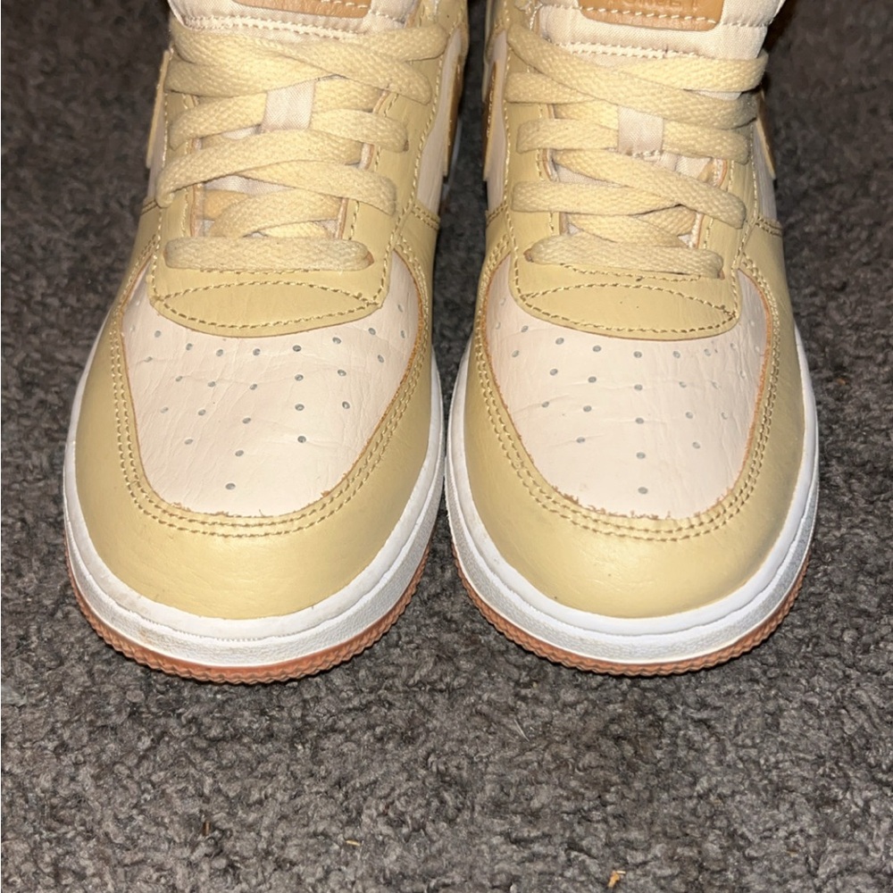 Kids Cream Nikes